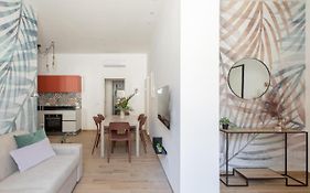 Iflat Colorful And Bright Apartament In Monti